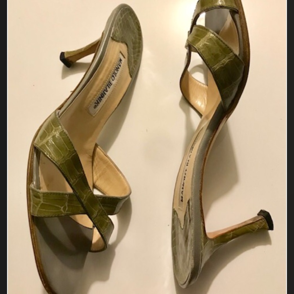 Manolo Blahnik - Crocodile kitten heel